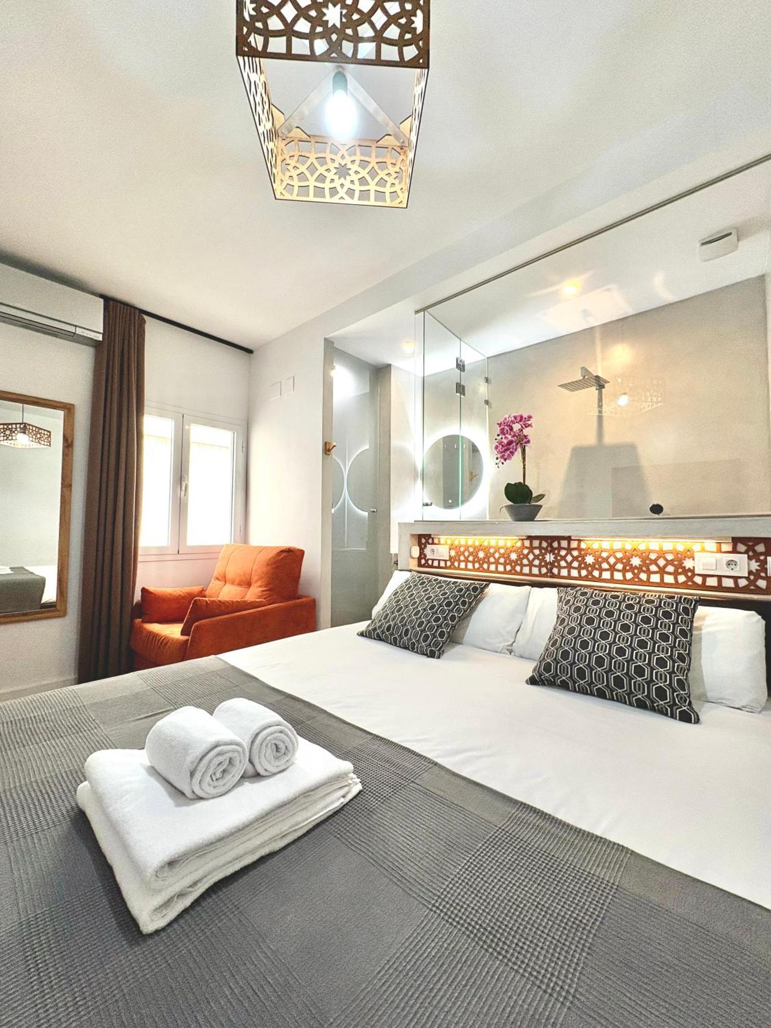 Vakantiehuis Unique House - Private Spa&pool -stayinseville