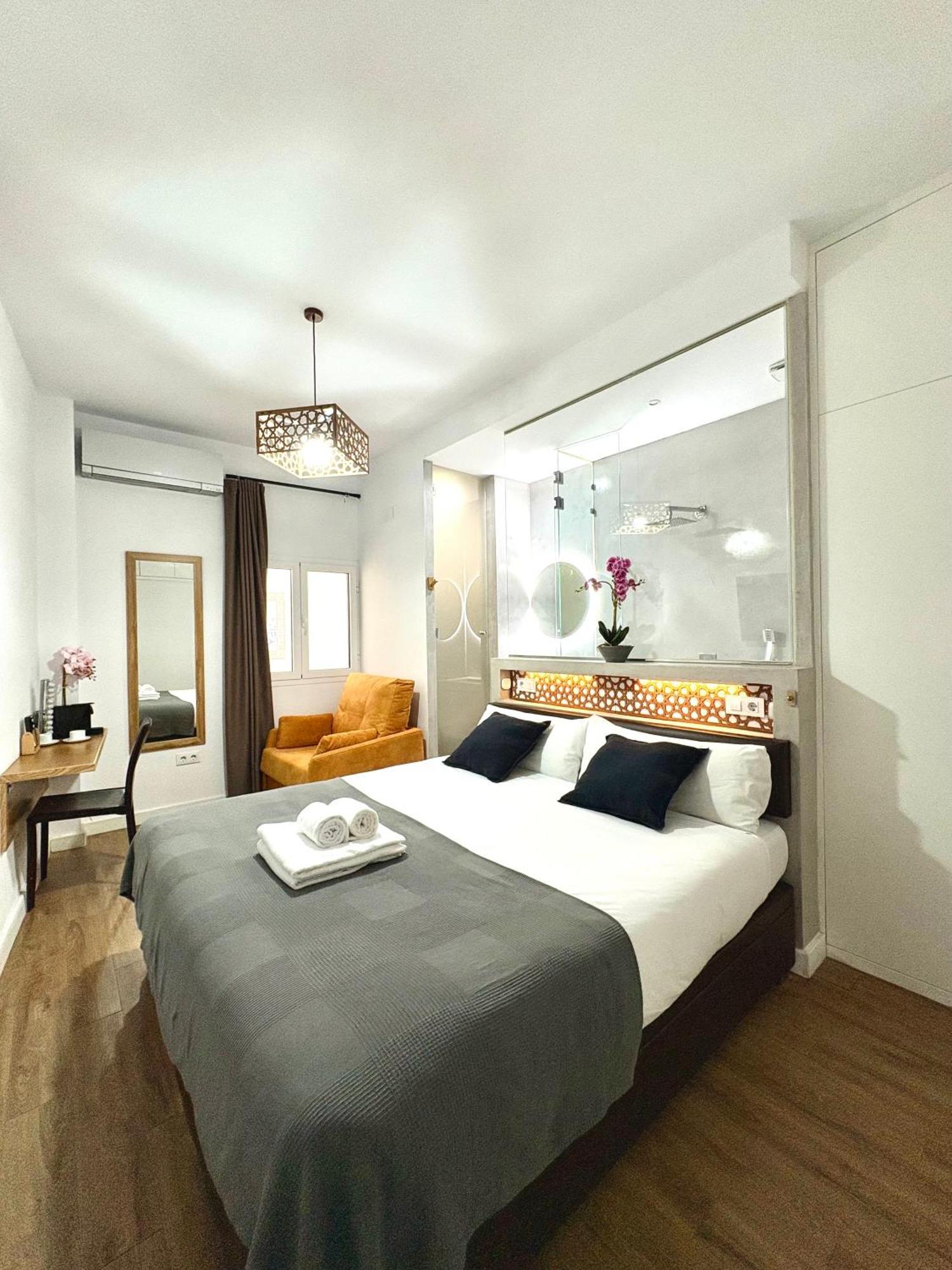 Unique House - Private Spa&pool -stayinseville Casa vacanze